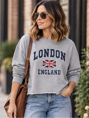 Sports Club London England, gray crewneck cropped long sleeve sweatshirt medium